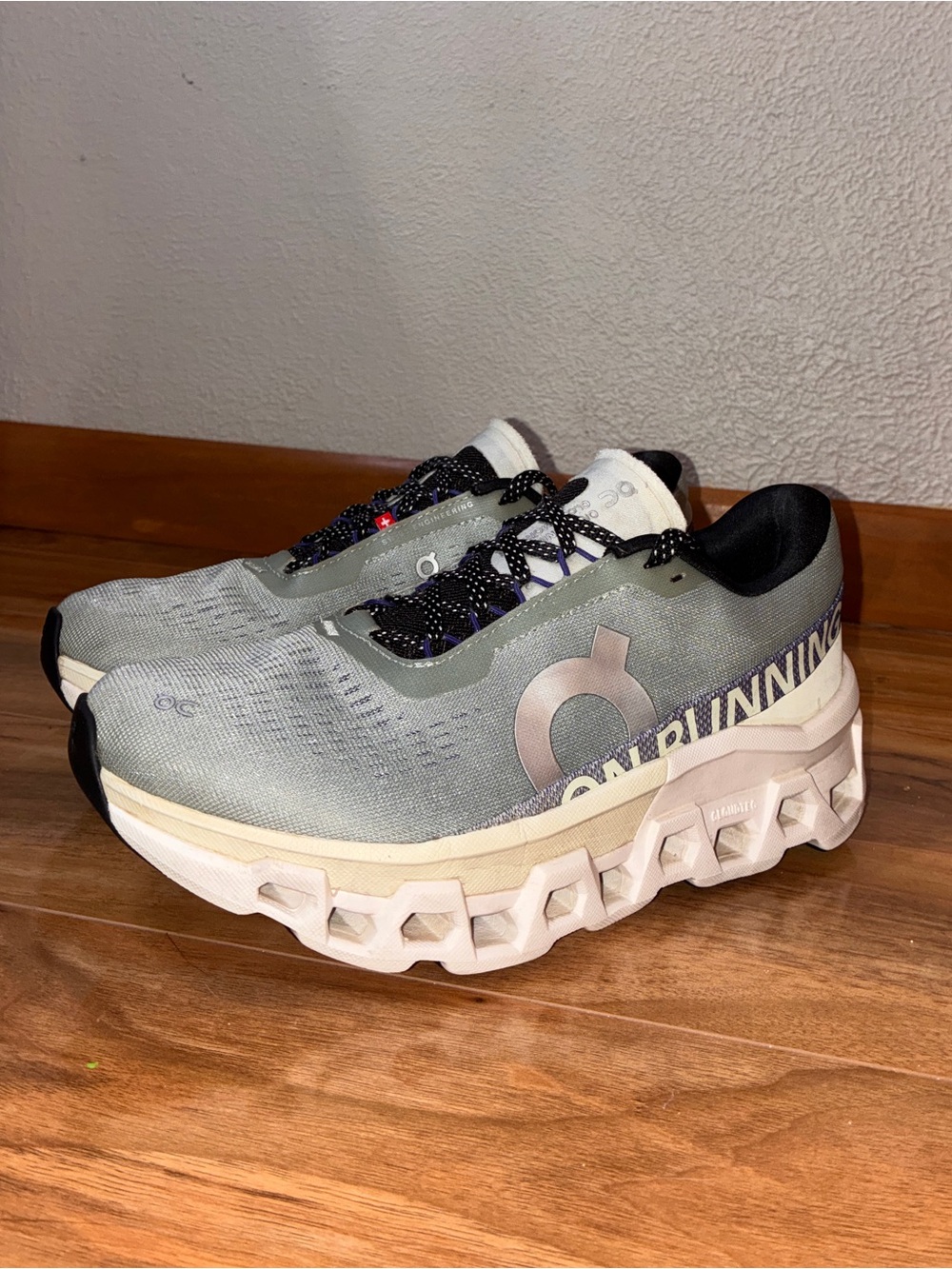 On Cloud Women’s Cloudmonster Athletic Shoe Sneakers, mineral/aloe- size 7